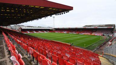 Keeper trouble rocks Buddies as fans return to stadiums