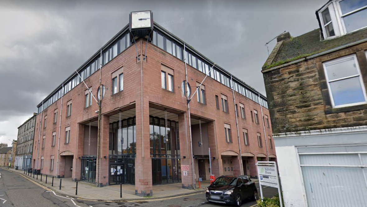 Midlothian Council told to apologise after taking money from tenant’s benefits to pay arrears