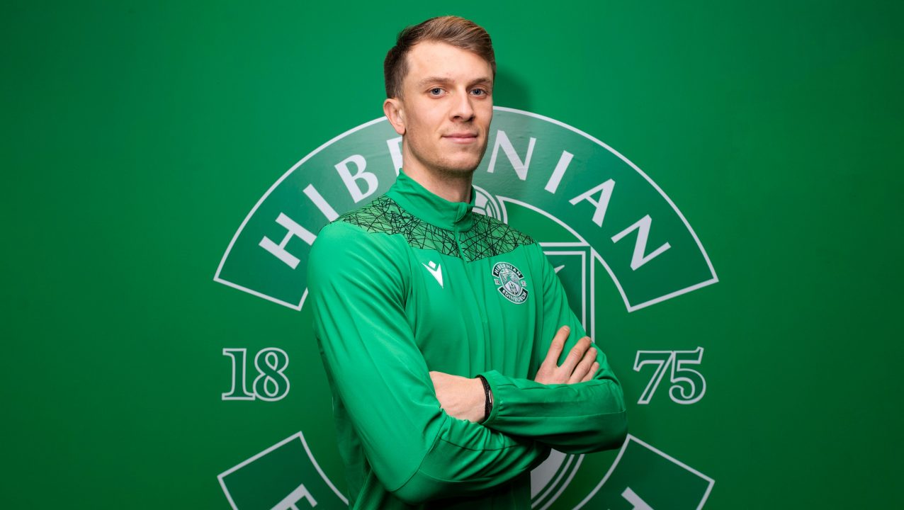 Hibernian sign goalkeeper Matt Macey from Arsenal