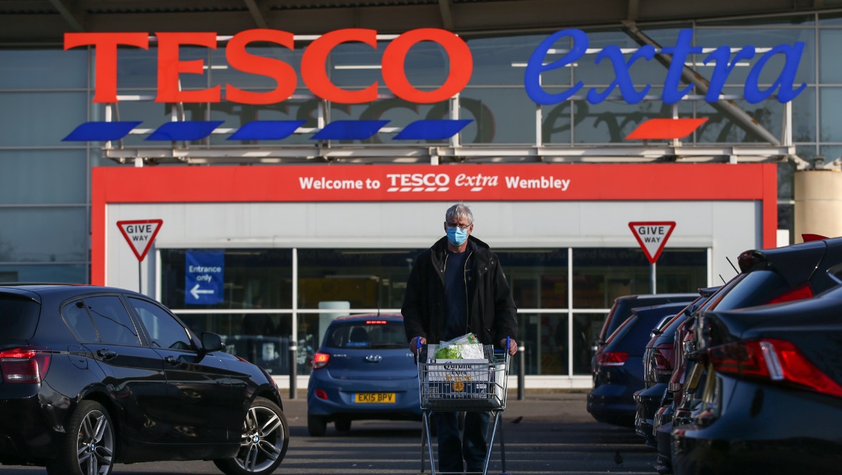 More supermarkets join crackdown on maskless shoppers