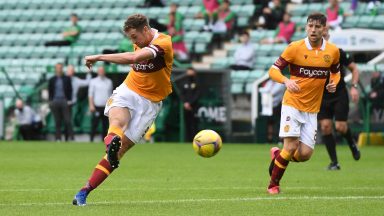 Ross County sign Motherwell forward Jordan White