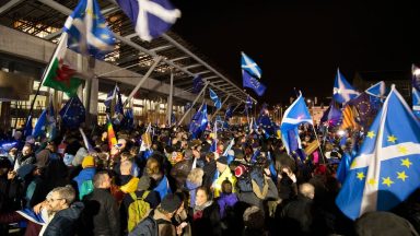 Support for independence drops to 50%, poll suggests