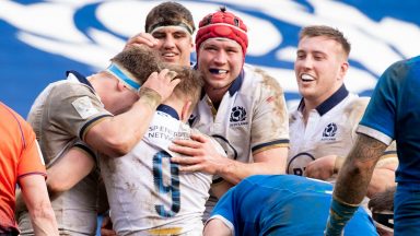 Scotland 52-10 Italy: Eight try show downs Azzurri