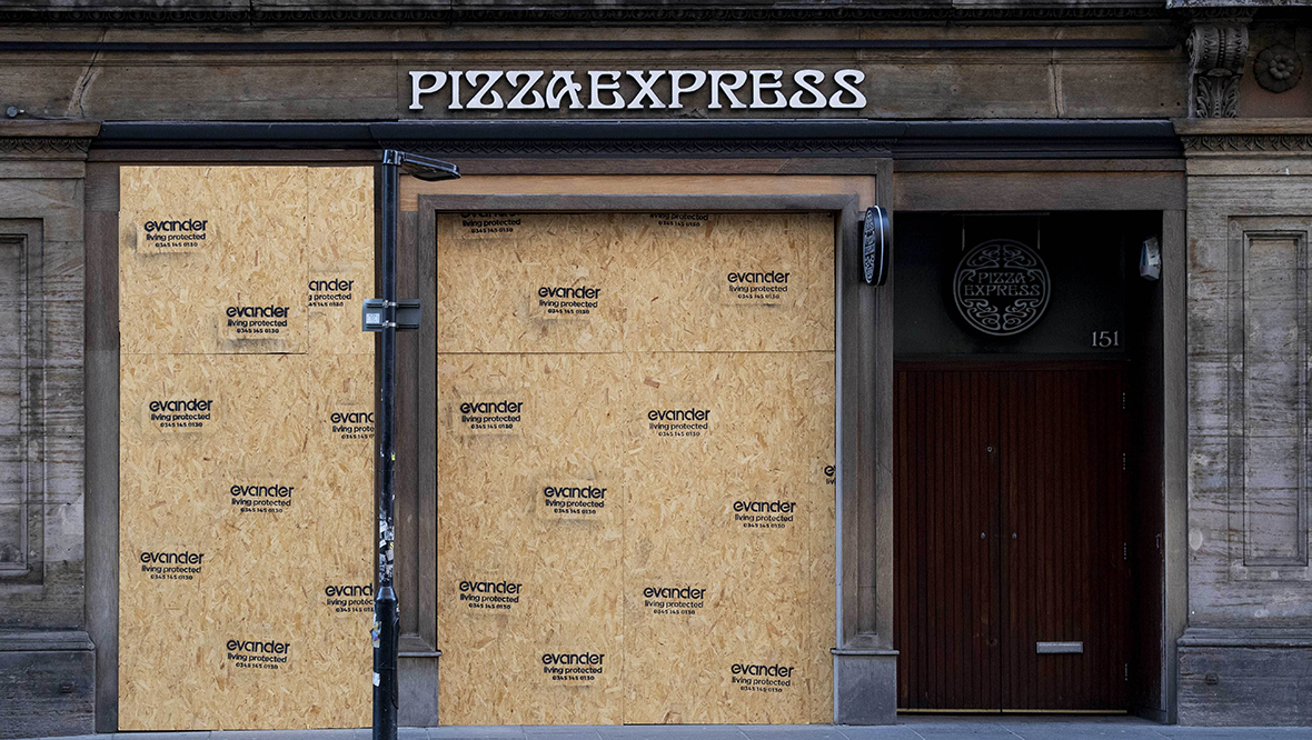 Pizza Express to recruit 1000 workers as restaurants reopen