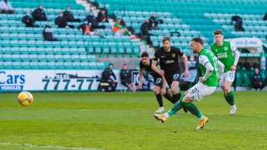 Hibernian strengthen grip on third with win over Livingston