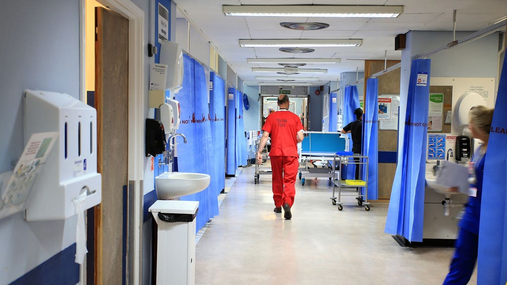 NHS Covid warning over young patients in intensive care