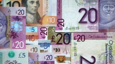 Firms bidding for government contracts must pay real living wage
