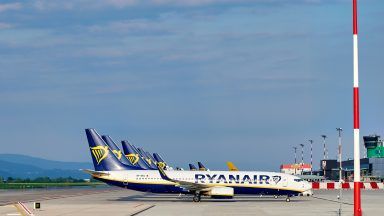 Ryanair sees drop in passengers carried amid Omicron travel curbs