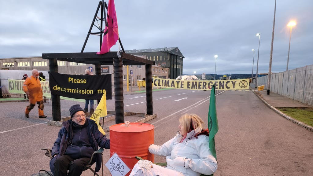 Climate activists blockade oil rig maintenance facility