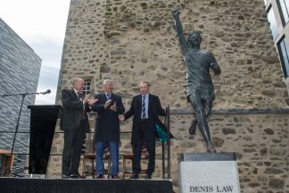 Sir Alex Ferguson helps unveil Denis Law statue in Aberdeen