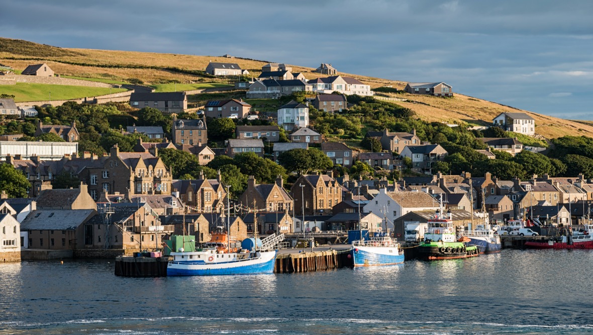 Orkney approves inter-islands air and ferry summer 2022 timetables