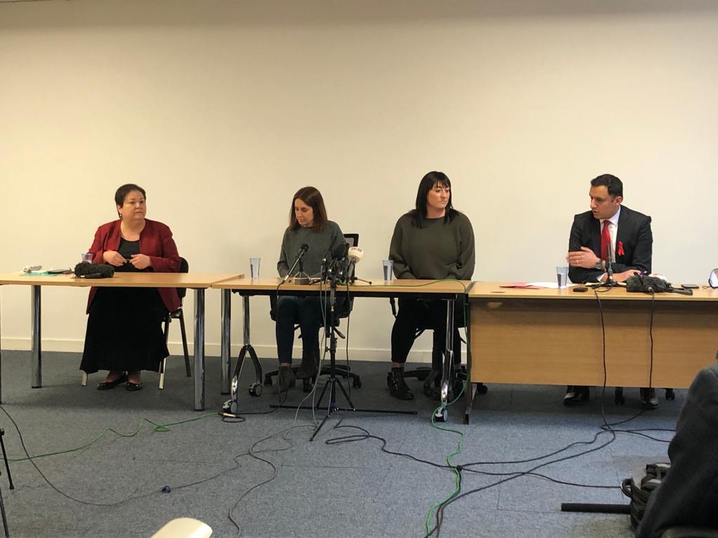 From Left to right: Scottish Labour health spokesperson Jackie Baillie, Louise Slorance, Kimberly Darroch and Scottish Labour leader Anas Sarwar. (STV News)