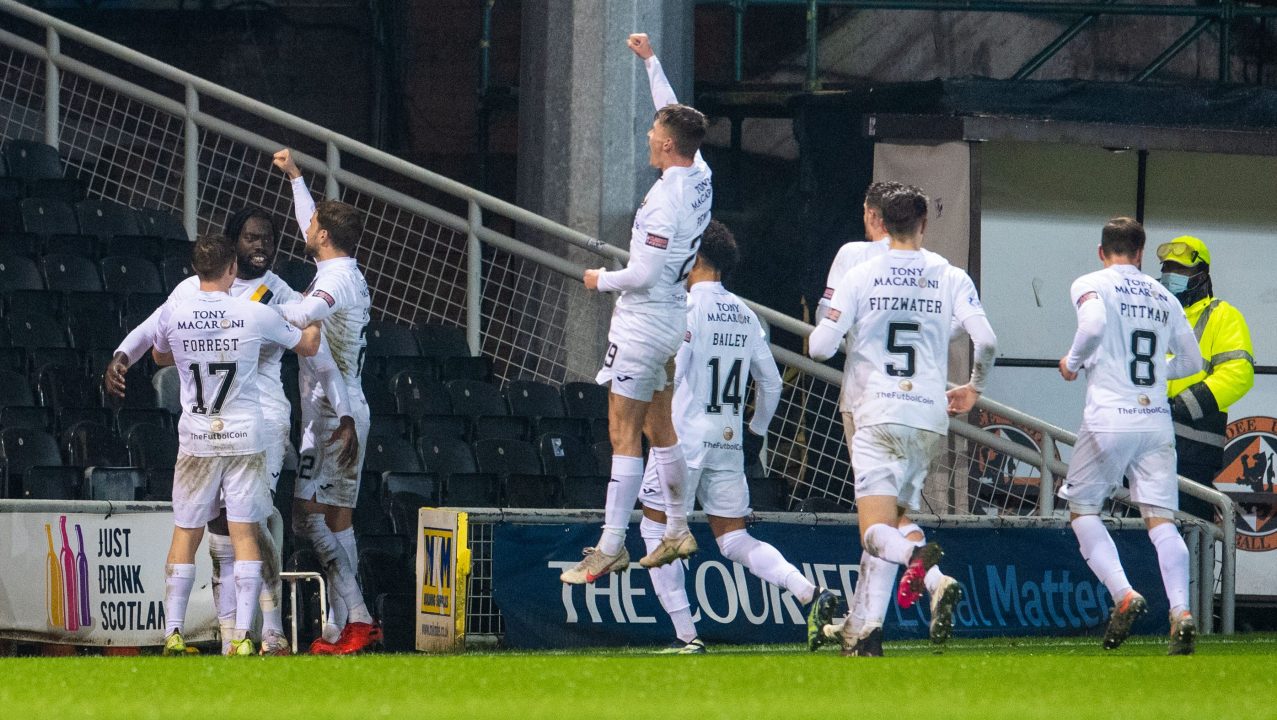 Ayo Obileye’s penalty earns Livingston victory at Dundee United