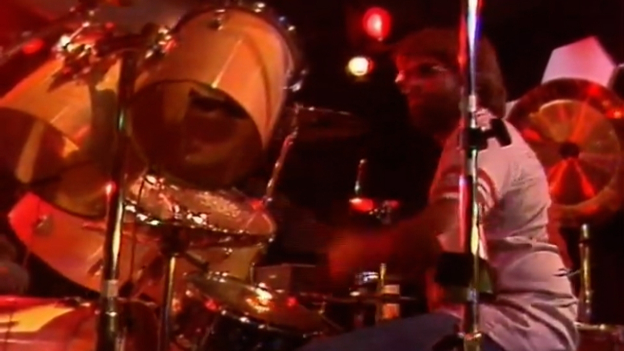 Darrell Sweet on the drums for Nazareth.