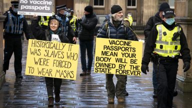 Police called to anti-lockdown protest in Glasgow city centre