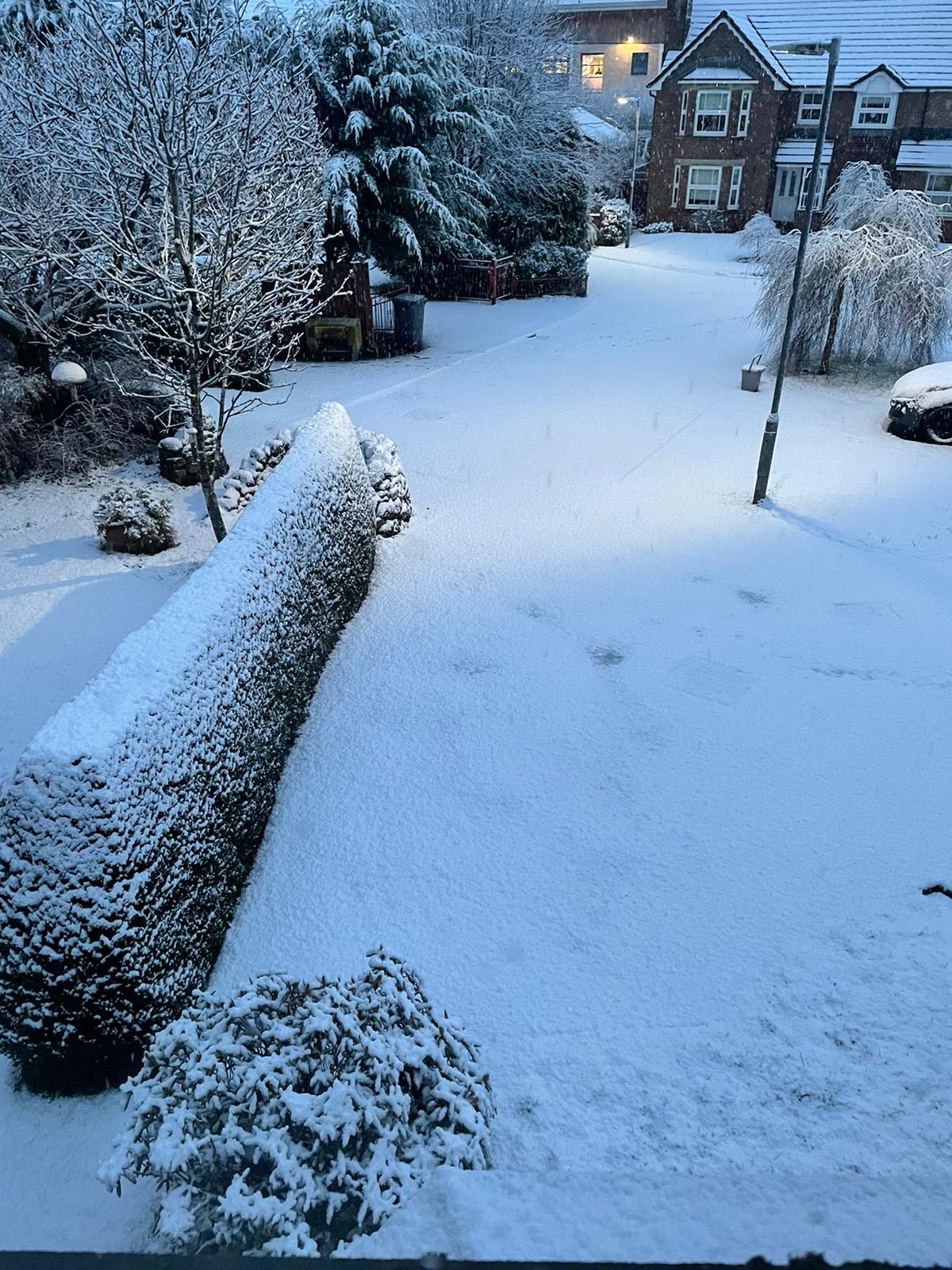 East Dunbartonshire: Snow in Milngavie.