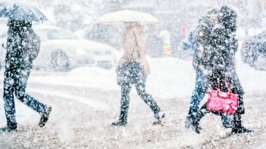 Met Office say temperatures could drop to -8C ahead of yellow weather warning for heavy snow