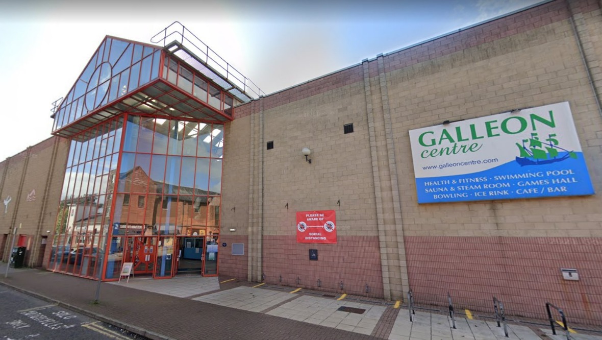 Swimming pool trustees fined £10k after schoolgirl nearly drowned