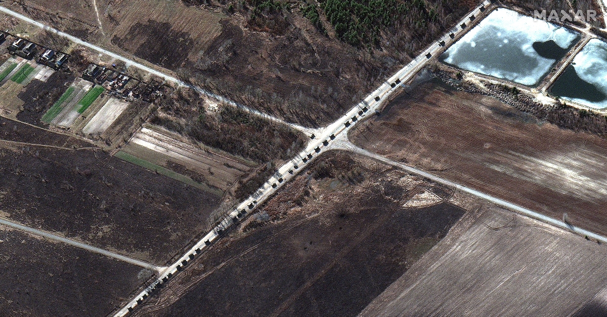 Convoy north of Ivankiv, Ukraine.Satellite image ©2022 Maxar Technologies