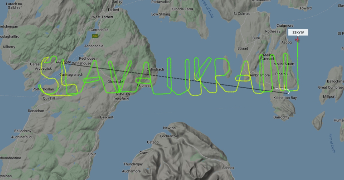 Scots pilot writes message in support of Ukraine against Russian invasion across sky