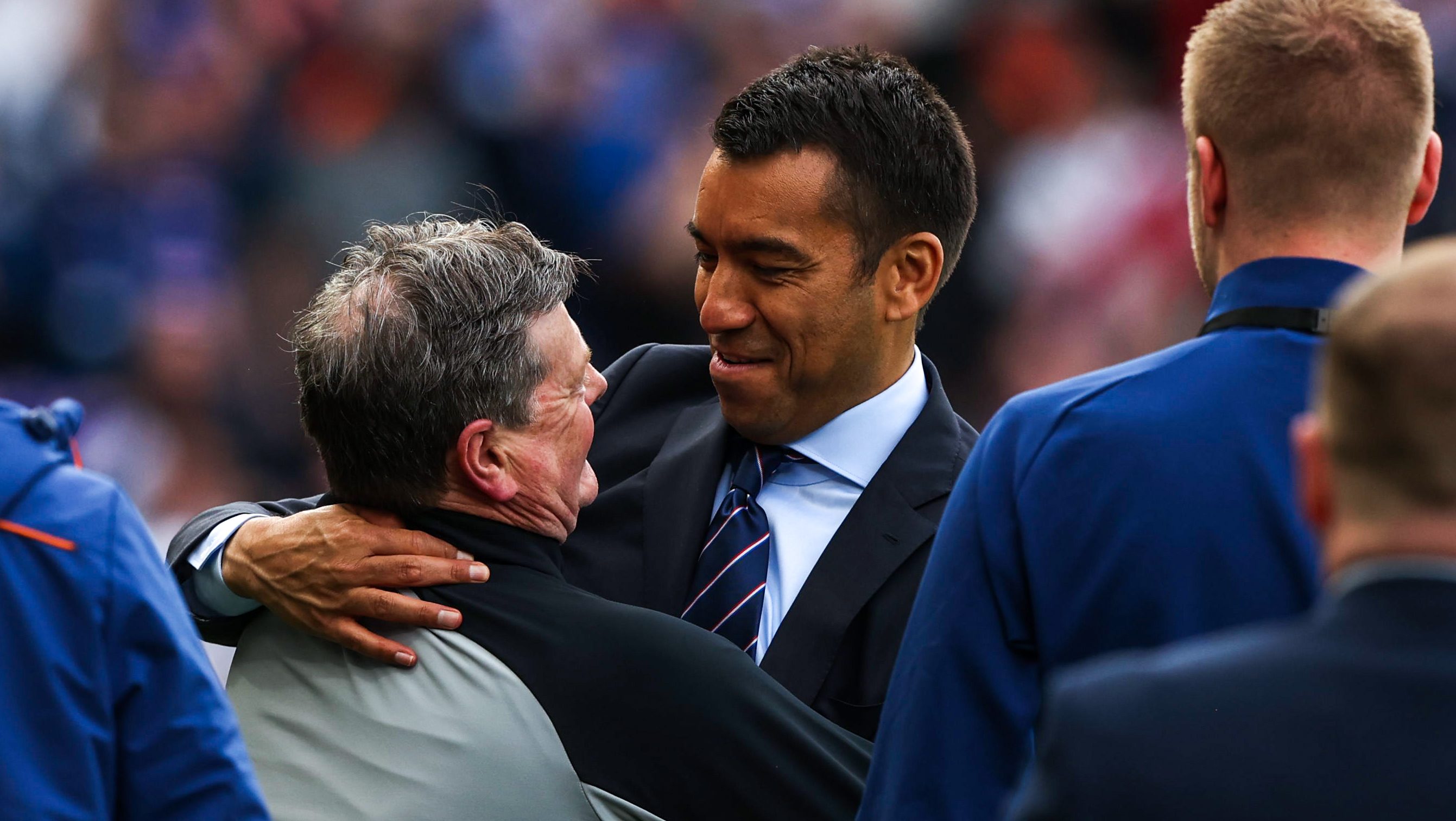 Jimmy Bell and Giovanni van Bronckhorst.