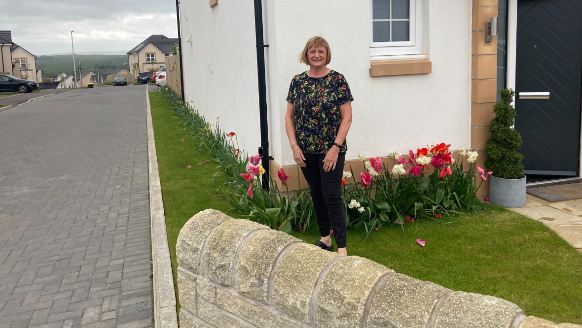 Midlothian Council refuse plans for boundary fence as it infringes on shared space used by pedestrians