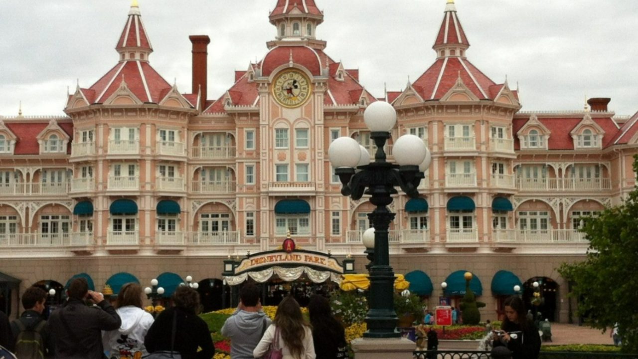 Family waiting ten weeks for passports face losing £3500 on dream trip to Disneyland Paris