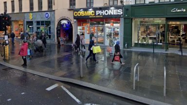 Police launch inquiry after man found dead in Glasgow city centre lane