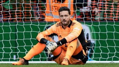 Craig Gordon urges Scotland players to stick together to beat Armenia