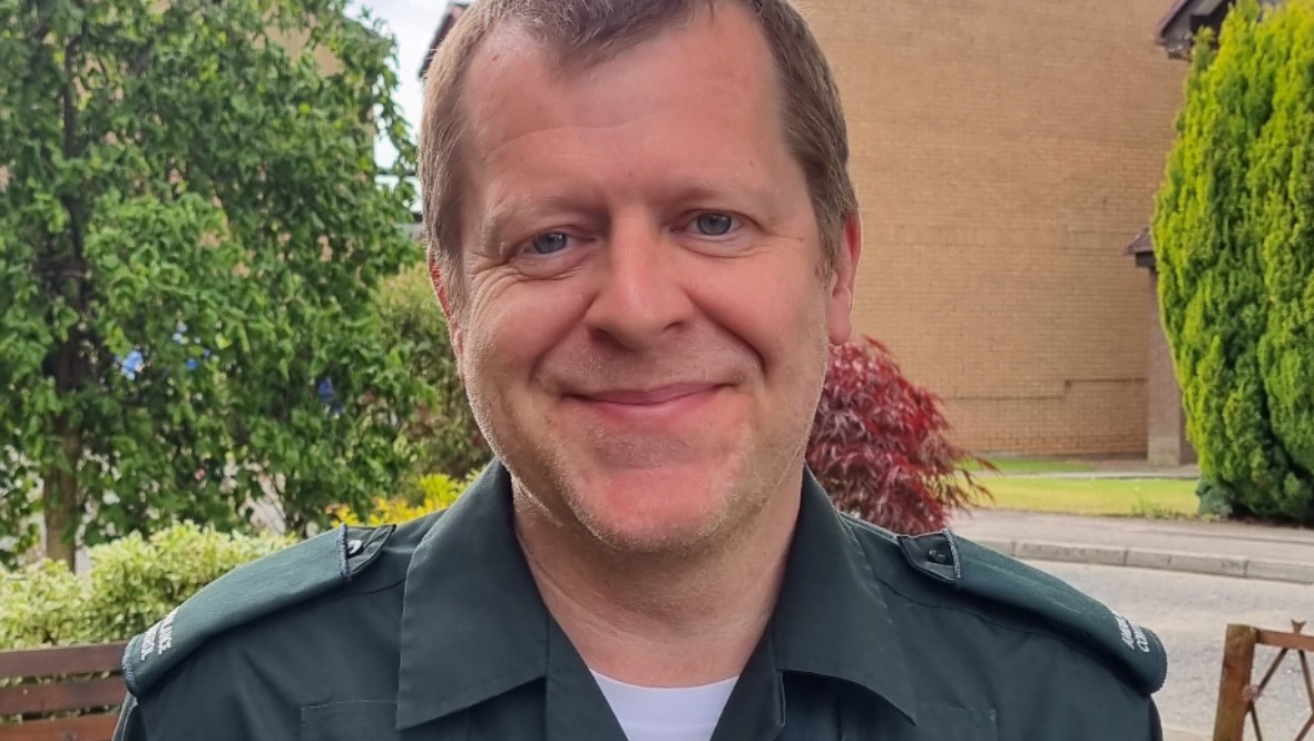 Call handler Andrew McNicoll helped keep Ashleigh calm.