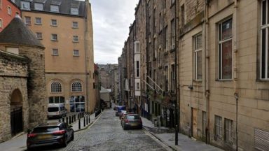 Armed police called to shut down Edinburgh’s Niddry Street after man left with serious injuries