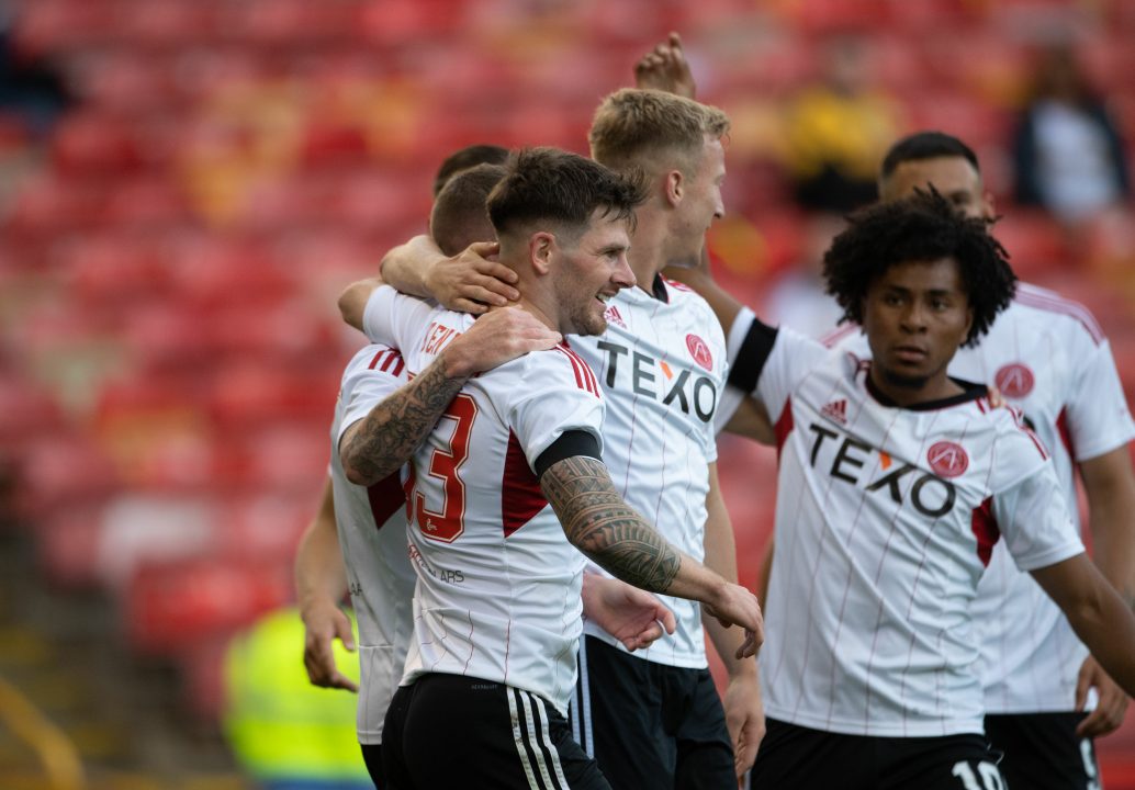 Premier Sports Cup: Aberdeen ease past Dumbarton as Partick Thistle pick up bonus point