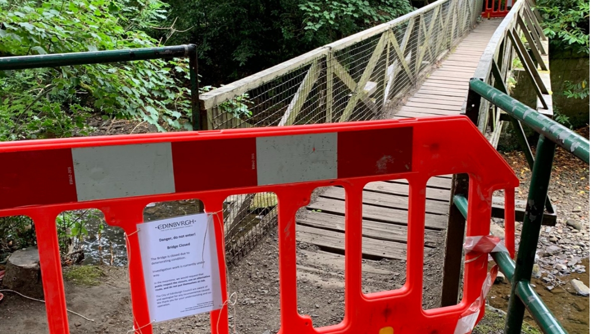 Edinburgh City Council close ‘deteriorating’ footbridge over Water of Leith due to damage