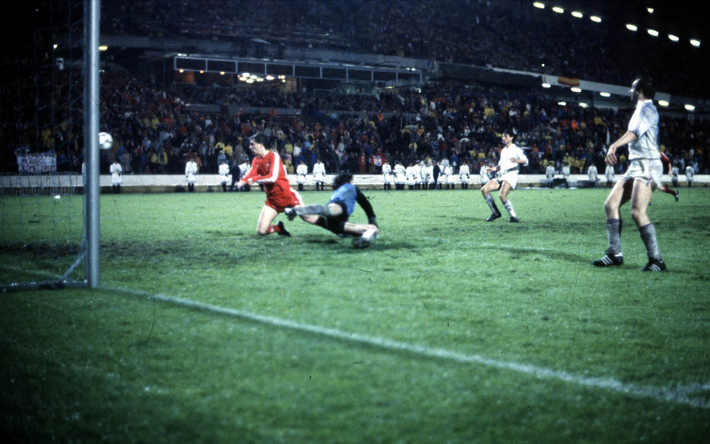 John Hewitt scores the winner for Aberdeen in extra time.