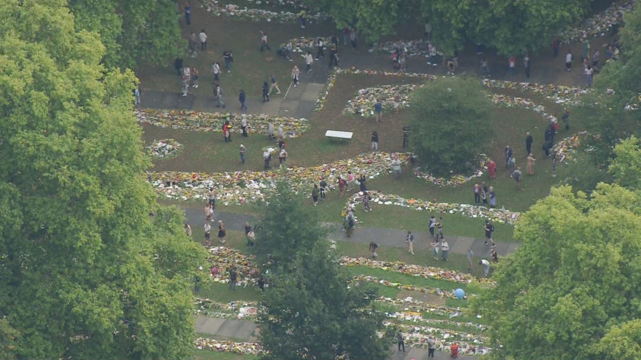 First person starts queue two days before Queen’s coffin due to arrive in London