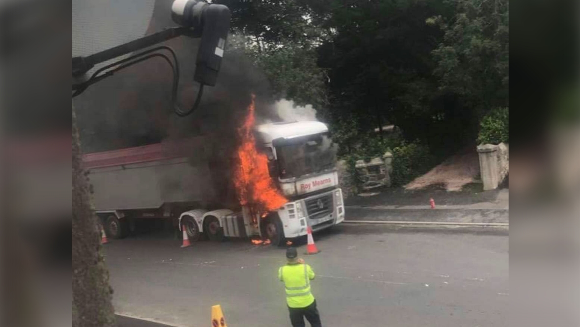 Lorry bursts into flames on A947 in Oldmeldrum sparking closure