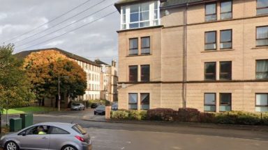 Appeal launched after women left ‘shaken’ following robbery Glasgow’s Woodlands