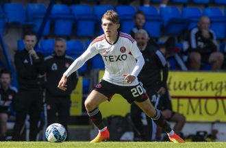 Aberdeen midfielder Leighton Clarkson says his team are confident and not focused on Rangers’ struggles