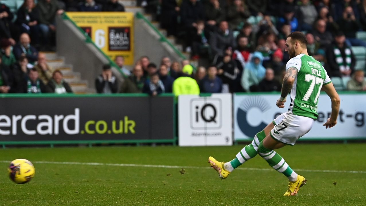 Lee Johnson ‘praying’ Martin Boyle injury is not serious after Hibernian beat St Mirren