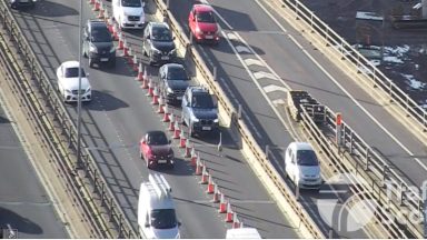 Swan causes traffic chaos in stand-off with car on M8 Kingston Bridge