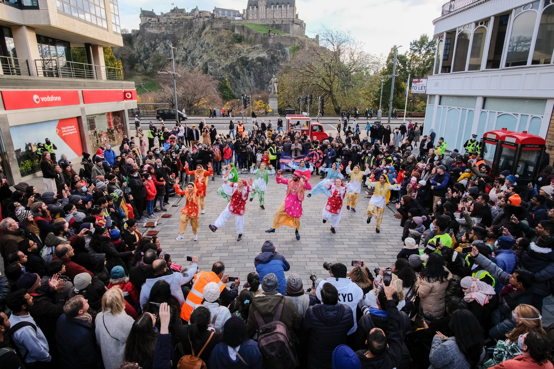 Edinburgh Diwali 2021 saw a colourful mix of traditional Indian and Scottish performances. 