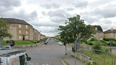 Woman left ‘terrified’ after robbery by hooded man in Glasgow demanding money