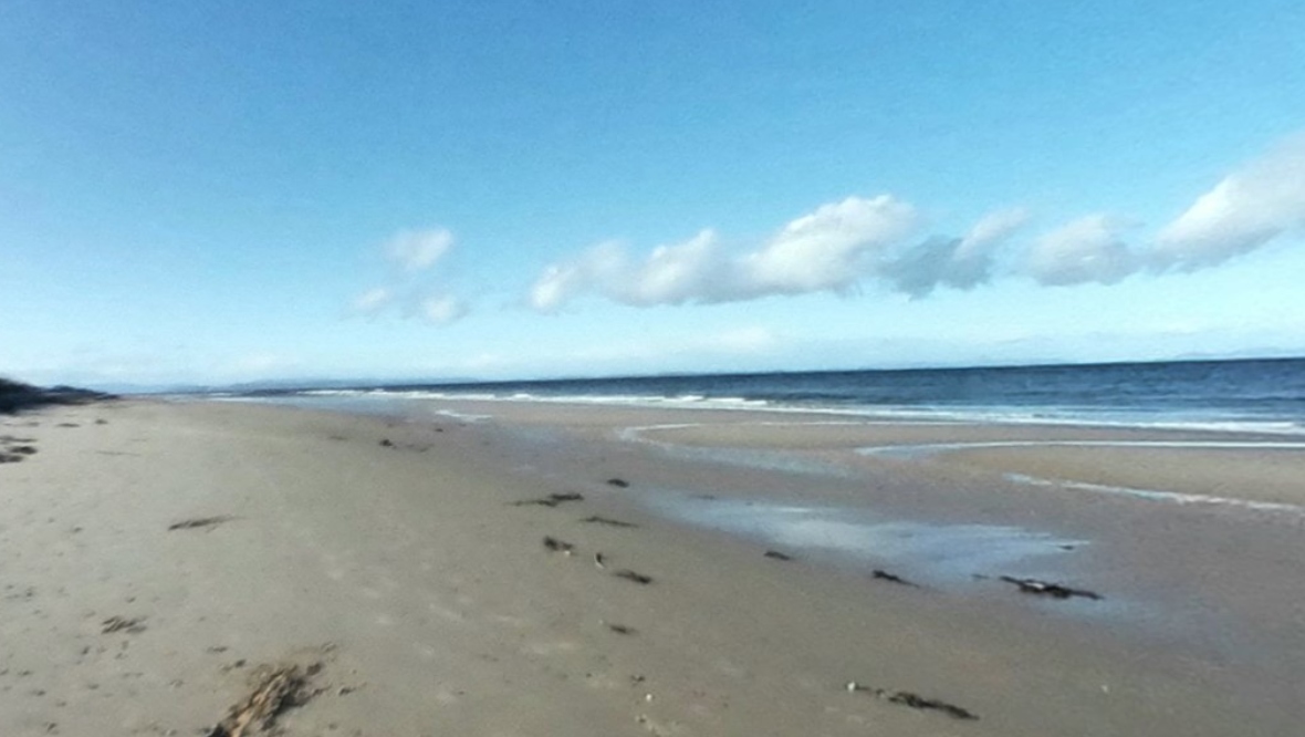 Bomb squad at scene in Moray after ‘unidentified WW2 weapon’ found on Findhorn Beach