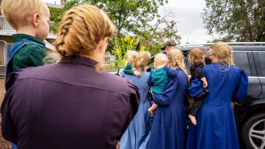 Fundamentalist Mormon polygamous group leader had 20 wives, most of them under-age, FBI says