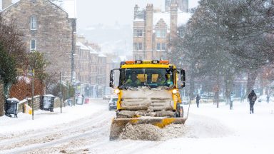 Met Office issues amber snow alert over Glasgow and central belt with freezing temperatures across Scotland