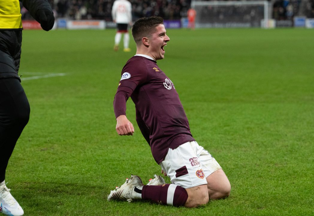 Hearts beat Aberdeen 5-0 after four first half goals at Tynecastle