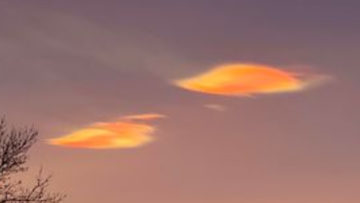 The clouds form in dry and freezing temperatures.