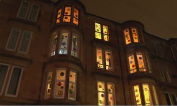 Battlefield residents decorate flat windows for annual Window Wanderland community event