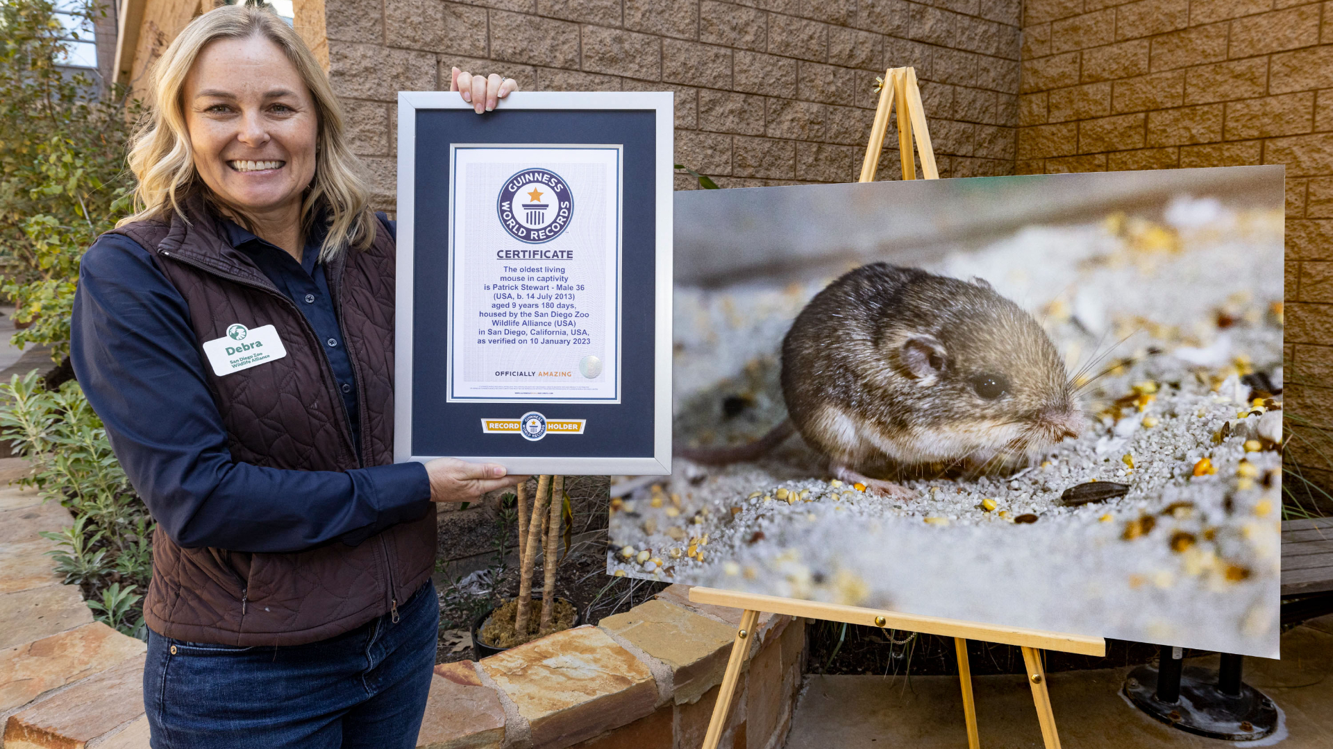 Debra Shier, who established and oversees the conservation programme, was at the ceremony for Pat.