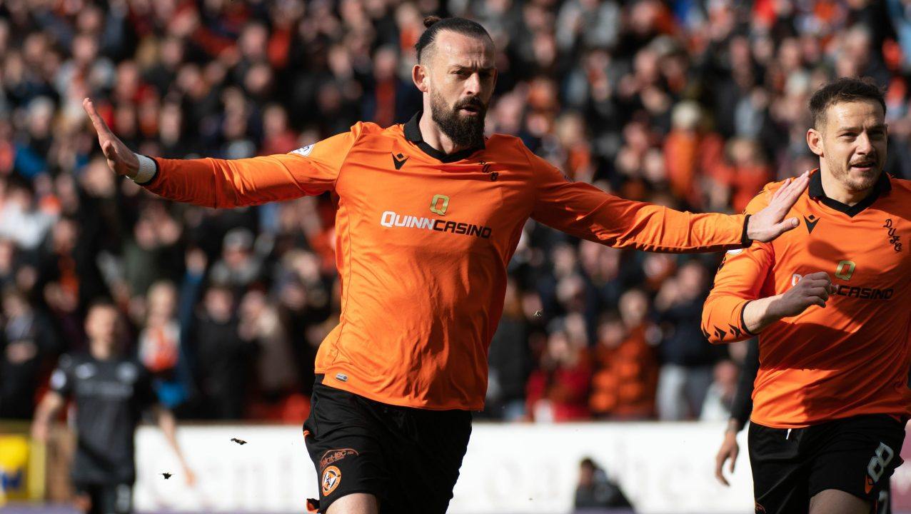 Steven Fletcher on target for Dundee United but St Mirren hit back for a point